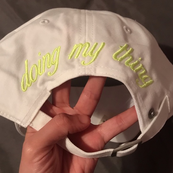 Pink VS Cap - Picture 6 of 6